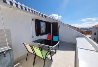 Apartment Julie has Balcony rooms