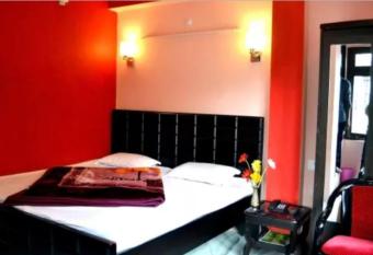 Luxury Yet Affordable Stay has Balcony rooms