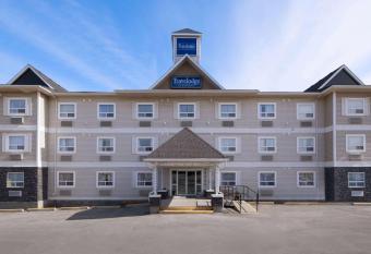 Travelodge by Wyndham Fort McMurray allows 18 year olds to book a room