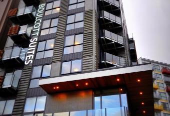 Boulcott Suites has Balcony rooms