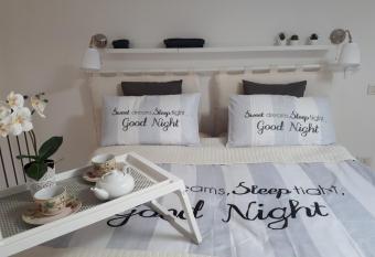 Orvieto House (Parcheggio Compreso) has Balcony rooms