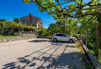 Apartments & Rooms Ribari   has Balcony rooms