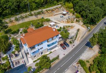 Apartments Gea has Balcony rooms