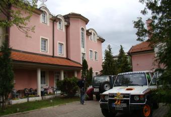 Guest House Zamak has Balcony rooms