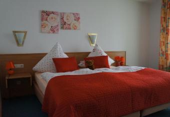 Gasthof zur Post allows 18 year olds to book a room