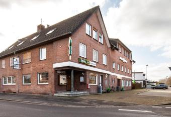 Hotel Schwung allows 18 year olds to book a room