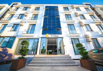 Greenland Premium Residance has Balcony rooms