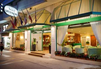 Hotel Splendid allows 18 year olds to book a room