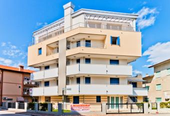 Villa Marina has Balcony rooms