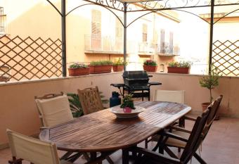B&B La Terrazza Sul Porto has Balcony rooms