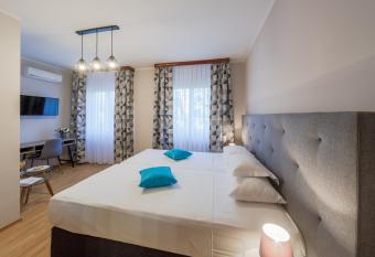 Pansion Waldinger allows 18 year olds to book a room