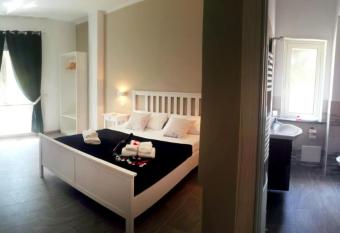 Cosmo Rooms a pochi passi da Tropea allows 18 year olds to book a room