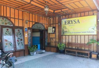 Hotel Erysa Juanda allows 18 year olds to book a room