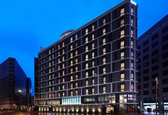 Hotel Resol Yokohama Sakuragicho allows 18 year olds to book a room