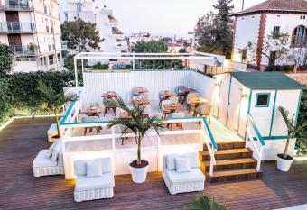 Antonio s House allows 18 year olds to book a room