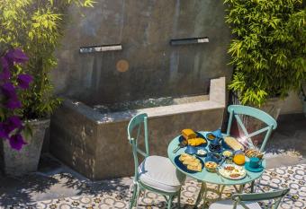 Dar Mayshad has Balcony rooms