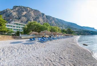 Sun Hotel has Balcony rooms