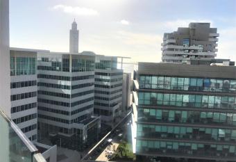 Appartement Casa-marina au 10  me   tage has rooms with a private hot tub