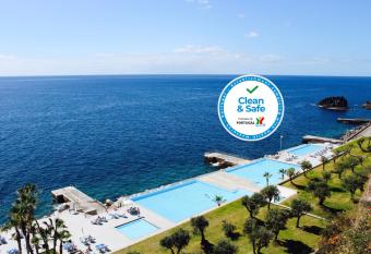 VidaMar Resort Hotel Madeira - Dine Around Half Board allows 18 year olds to book a room