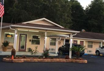 Blackwater Inn Milton has Smoking rooms