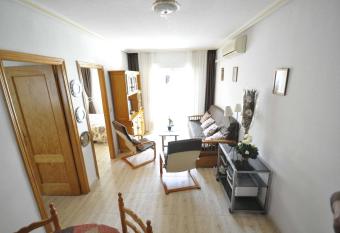 Fantastic sunny apartment allows 18 year olds to book a room