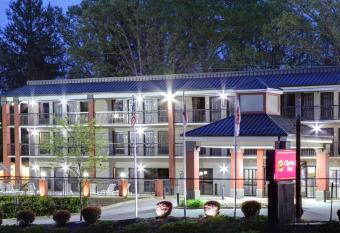 Clarion Inn Biltmore Village allows 18 year olds to book a room