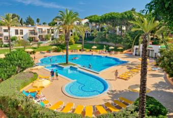 Alfagar Village allows 18 year olds to book a room