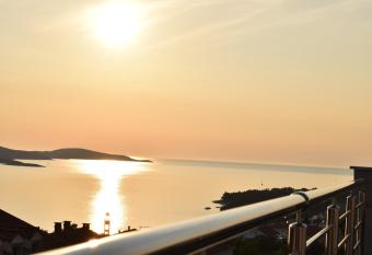 Apartments Pera has Balcony rooms