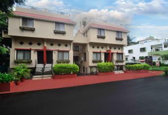 ShreeVilla Corporate Guest House has Balcony rooms