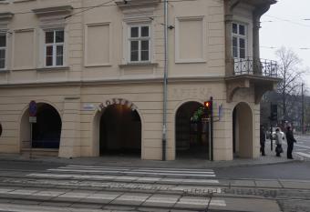 Green Hostel has Balcony rooms