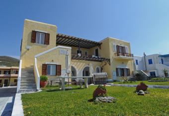 Kionia Apartments has Balcony rooms