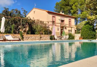Casa de Los Lirios has Balcony rooms