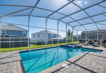 Pool - Spa - Game Room - Free Water Park - Close to Disney! has Balcony rooms