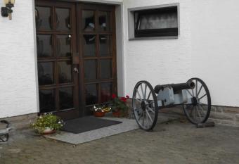 Ferienwohnung Christa Rohde allows 18 year olds to book a room