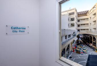 Catherine City Place has Balcony rooms