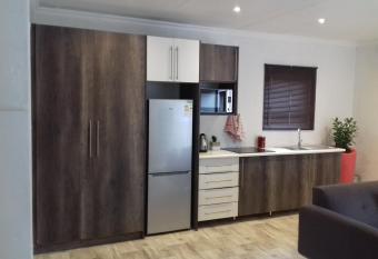 Mayberrypark Guest Lodge allows 18 year olds to book a room