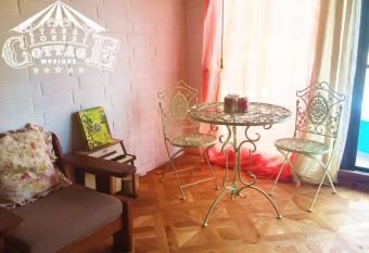                                                                    - Starry Forest Cottage Okinawa - has rooms with a private hot tub