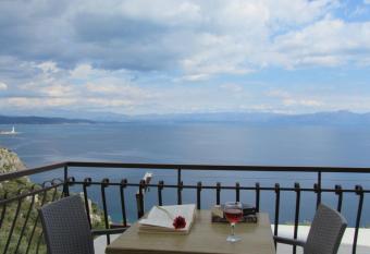 Kallisto studios has Balcony rooms