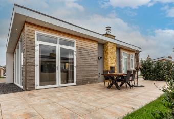 Holiday Home Green Resort Mooi Bemelen-12 has Balcony rooms