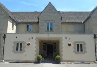 The Churchill Court allows 18 year olds to book a room