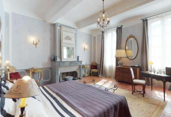 Le Clos Violette et Le 11 D Agla   - Appart  h  tel Design de Luxe allows 18 year olds to book a room