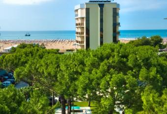 Hotel Italy allows 18 year olds to book a room