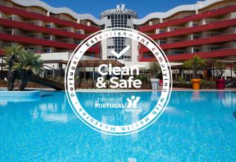 MS Aparthotel allows 18 year olds to book a room