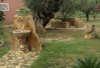 Lemalu  has Balcony rooms