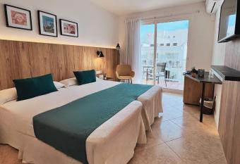 Alfons Hotel allows 18 year olds to book a room