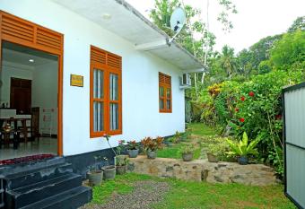 Global Lake Villa Hikkaduwa has Smoking rooms