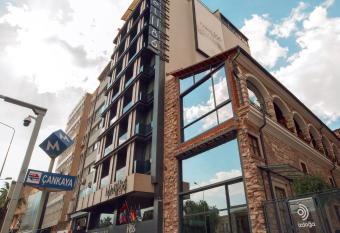 Hotel 86 By Katipo  lu has Balcony rooms