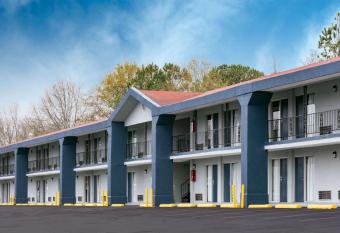 Super 8 by Wyndham Locust Grove has Smoking/Balcony rooms