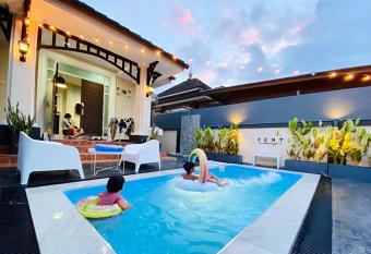 Xent Pool Villa Ranong has Balcony rooms
