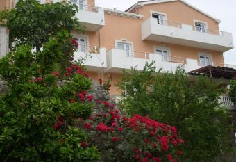 Apartments Bovan has Balcony rooms